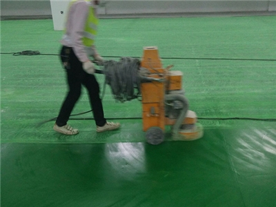 清華科技創(chuàng)新廣場地下車庫環(huán)氧地坪施工現(xiàn)場